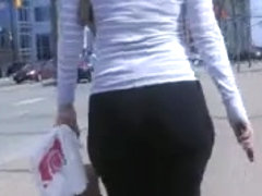 Candid Mall Ass in Yoga Pants + Interaction with Her