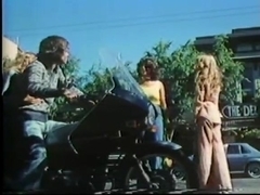 Amber Hunt, Maryanne Fisher, Mitzi Fraser in vintage xxx clip